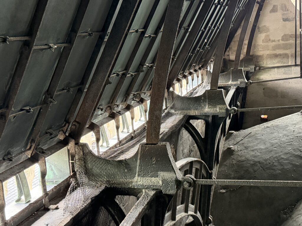 Anti pigeon : Basilique Saint Denis par notre équipe.